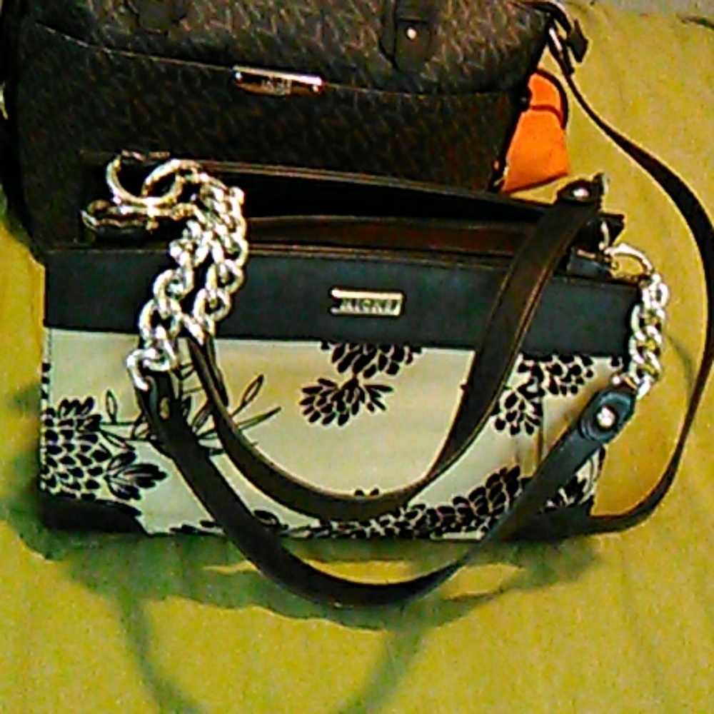 Purses - Picture 5 of 5